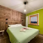 In - La Luge Alpstuga *