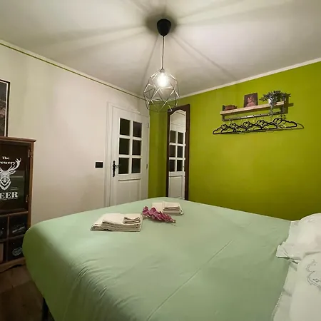 In - La Luge Chalet Cerise