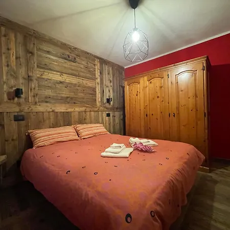 In - La Luge Chalet *