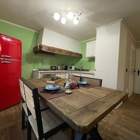 In - La Luge Шале Cerise